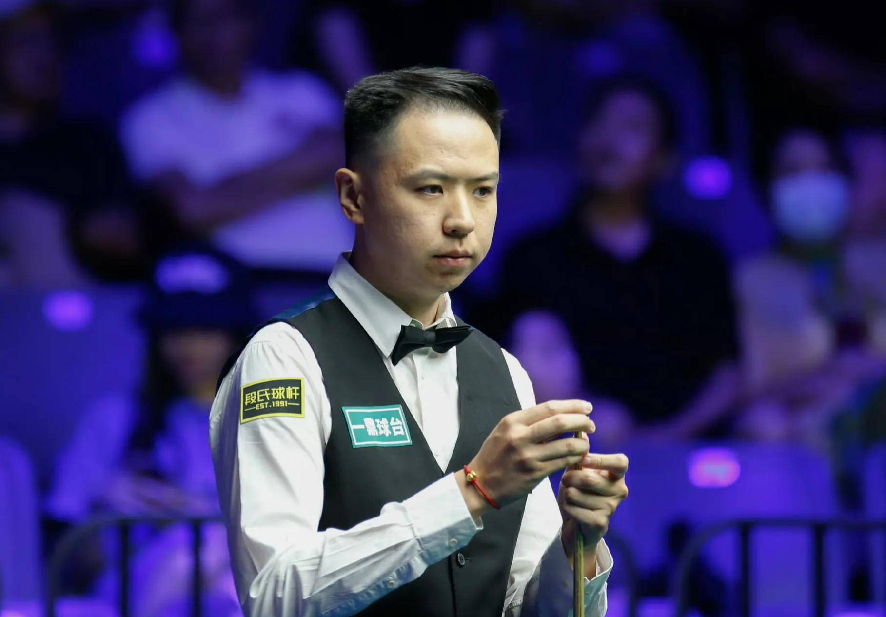 她以其优秀 她以其优秀