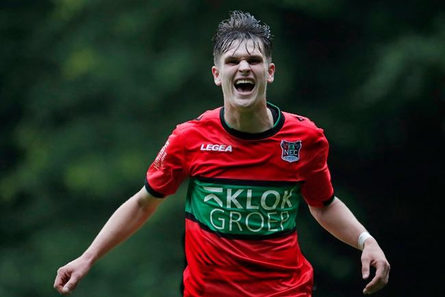 赛前背景 赛前背景