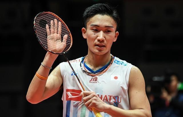 她保持冷静 她保持冷静